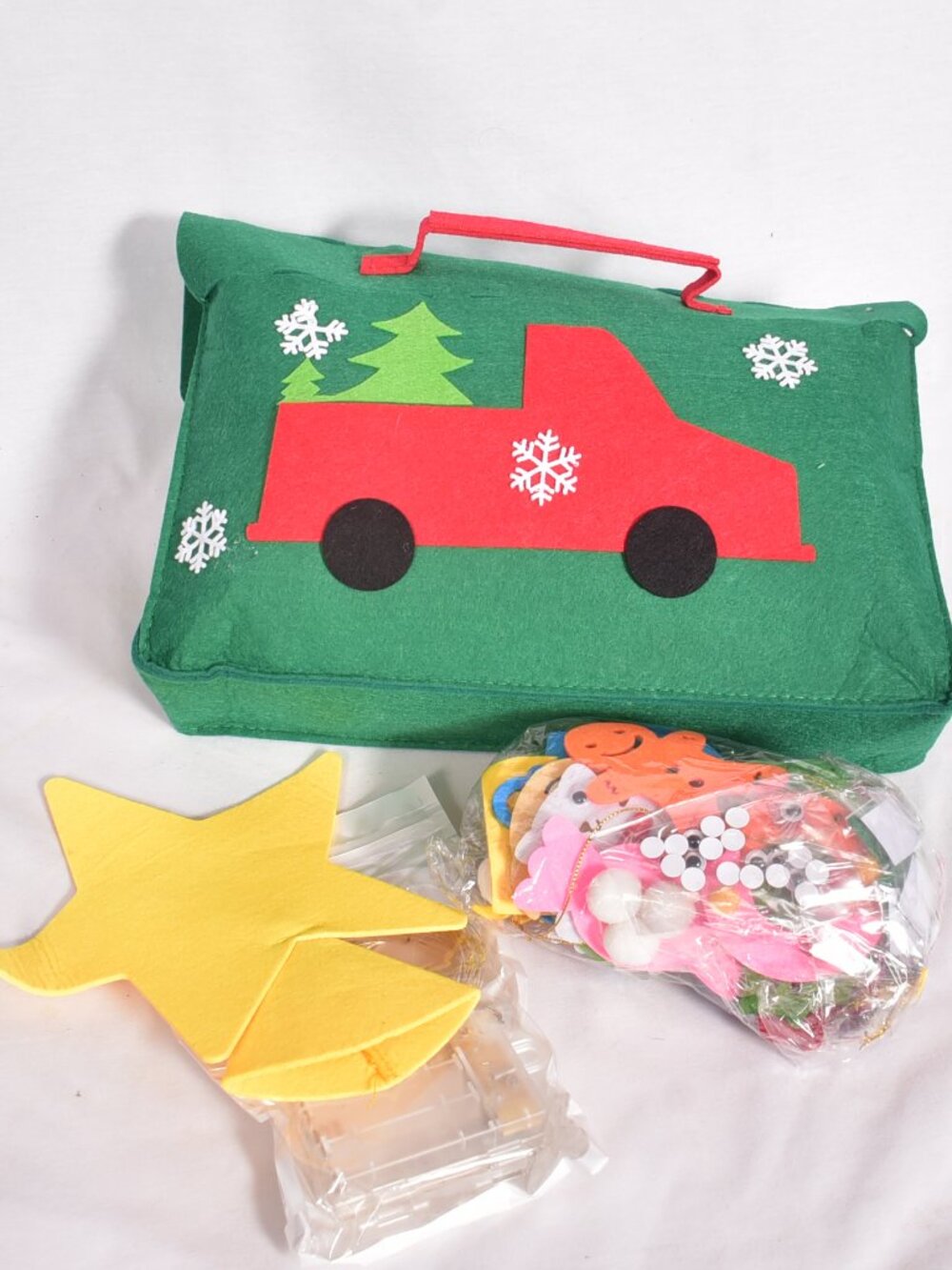 DIY Christmas Tree Holiday Felt Craft Kit With Ornaments Wall Hanging Kids